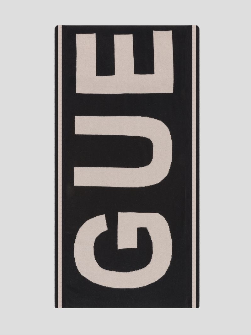 bufanda-guess-con-logo