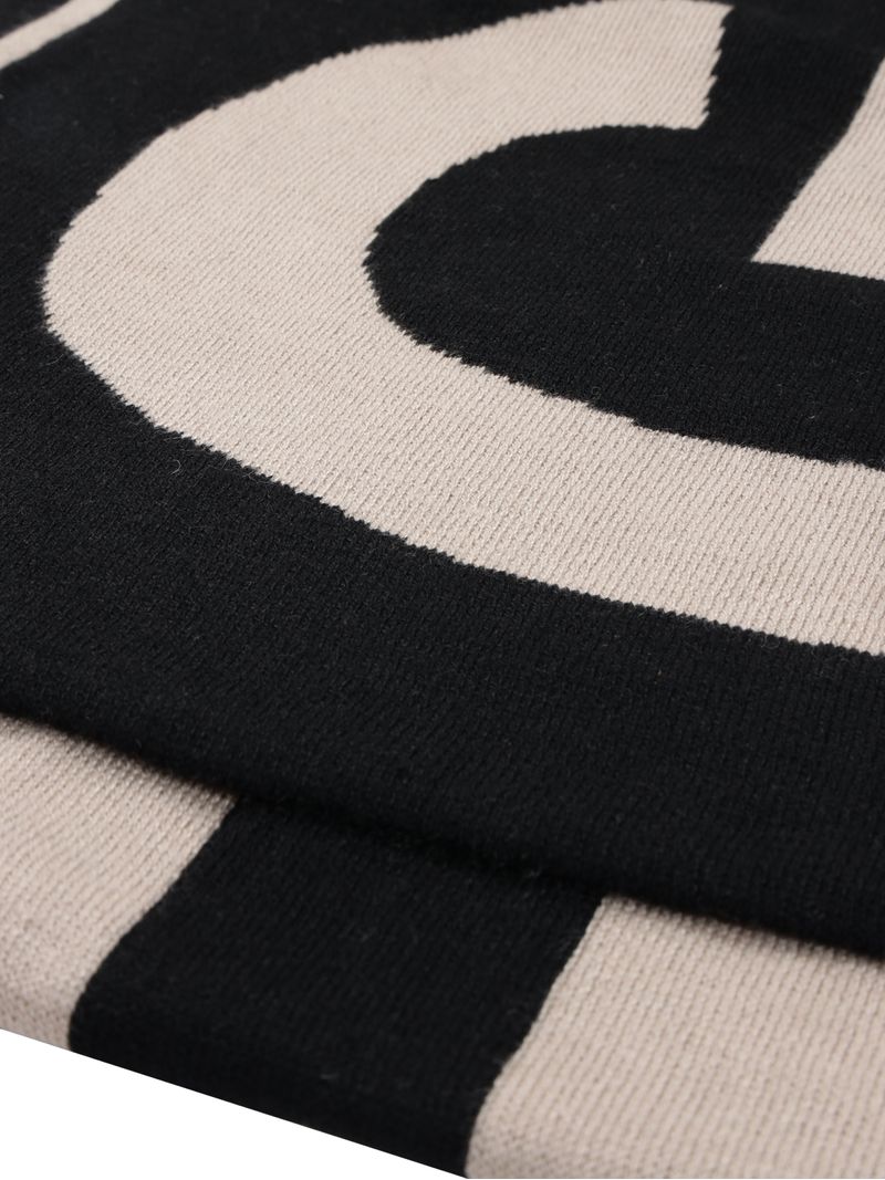bufanda-guess-con-logo
