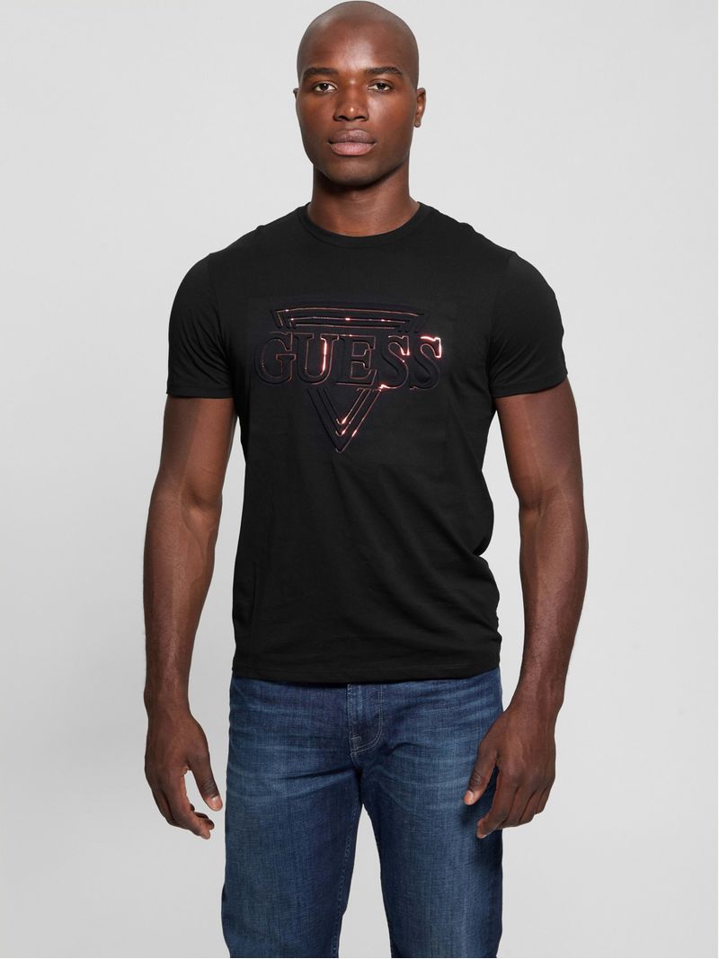 playera-guess-triangle-embossed