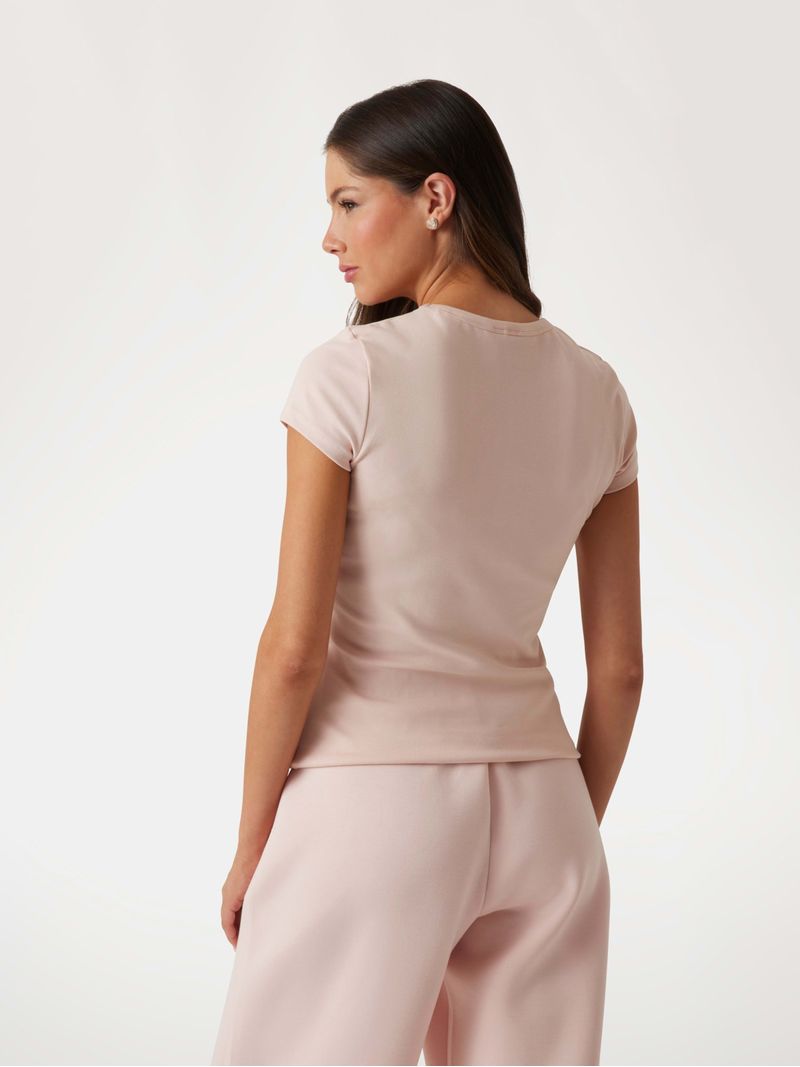 playera-guess-active-kiara