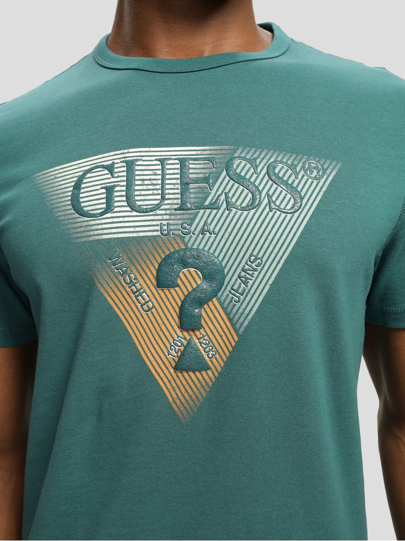 playera-guess-triangle-tee