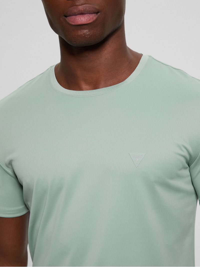 playera-guess-tech-stretch