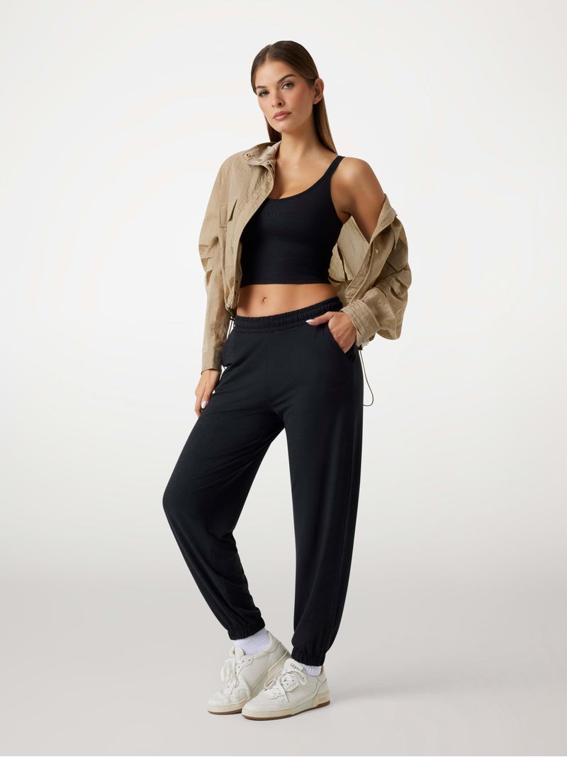top-guess-active-aki-V5YP09KCX82