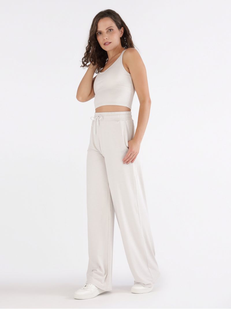 top-guess-active-aki-V5YP09KCX82